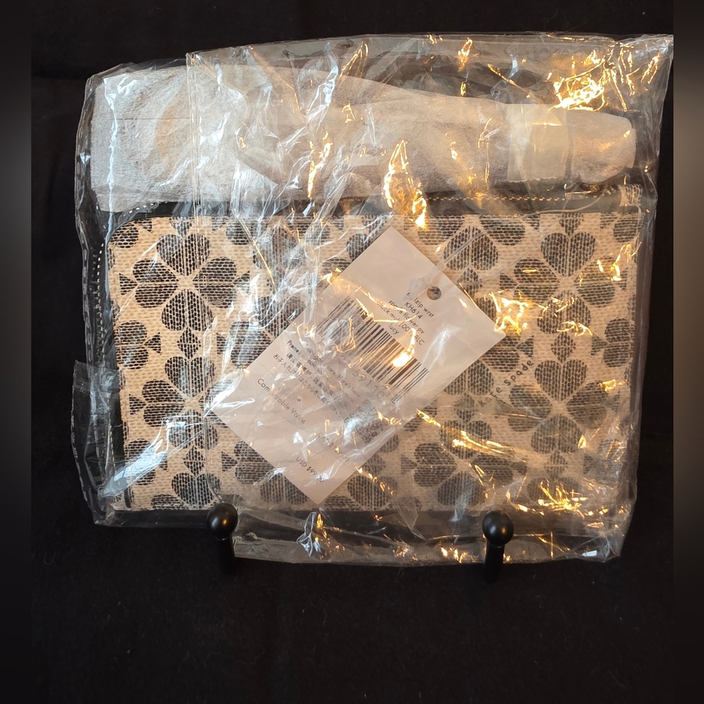 Kate Spade Black Wallet with Gold Zipper - Picture 2 of 10